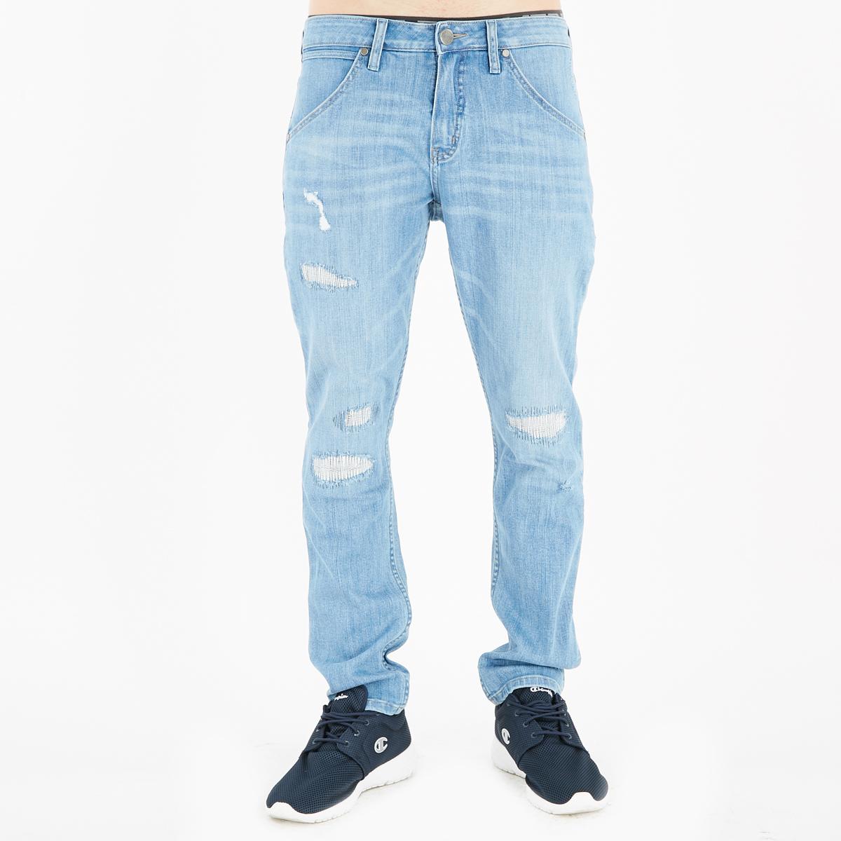 wrangler distressed jeans