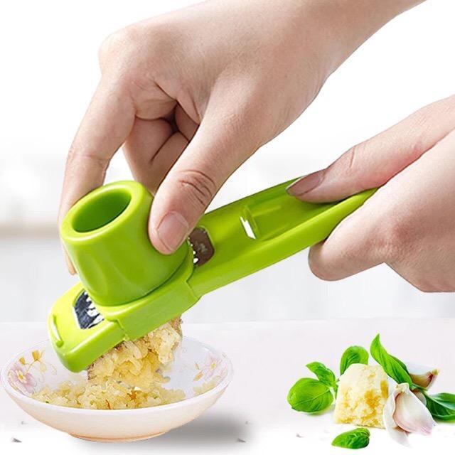 Multi Functional Mini Ginger Garlic Grater With a Removable Hands-Protecting Cove