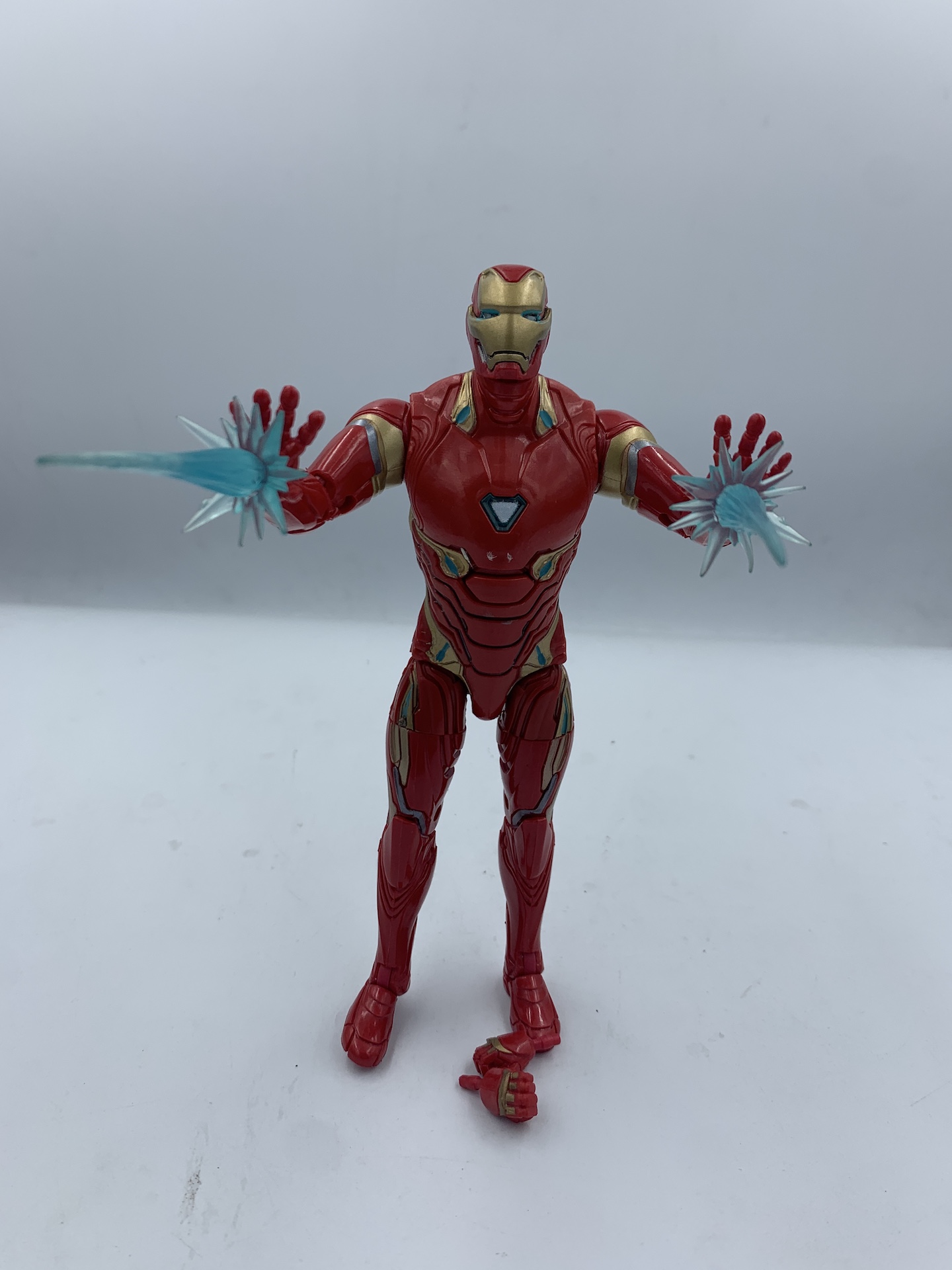 Hasbro Marvel Legends Iron Man Chest Lights Up Battery Needs 