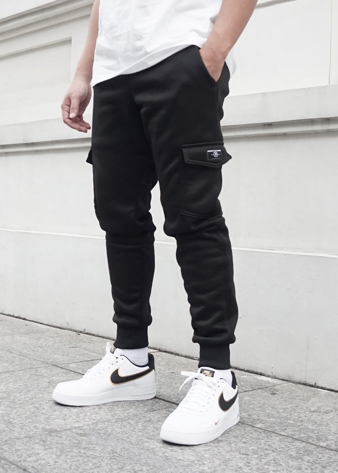 Nike graphic outline swoosh 2025 cuffed cargo joggers in black