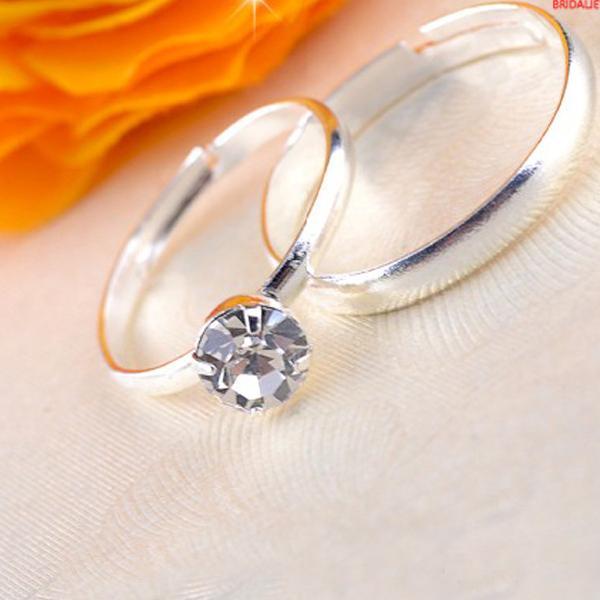 Wedding ceremony ring exchange simulation Diamond Ring Bridal Jewelry