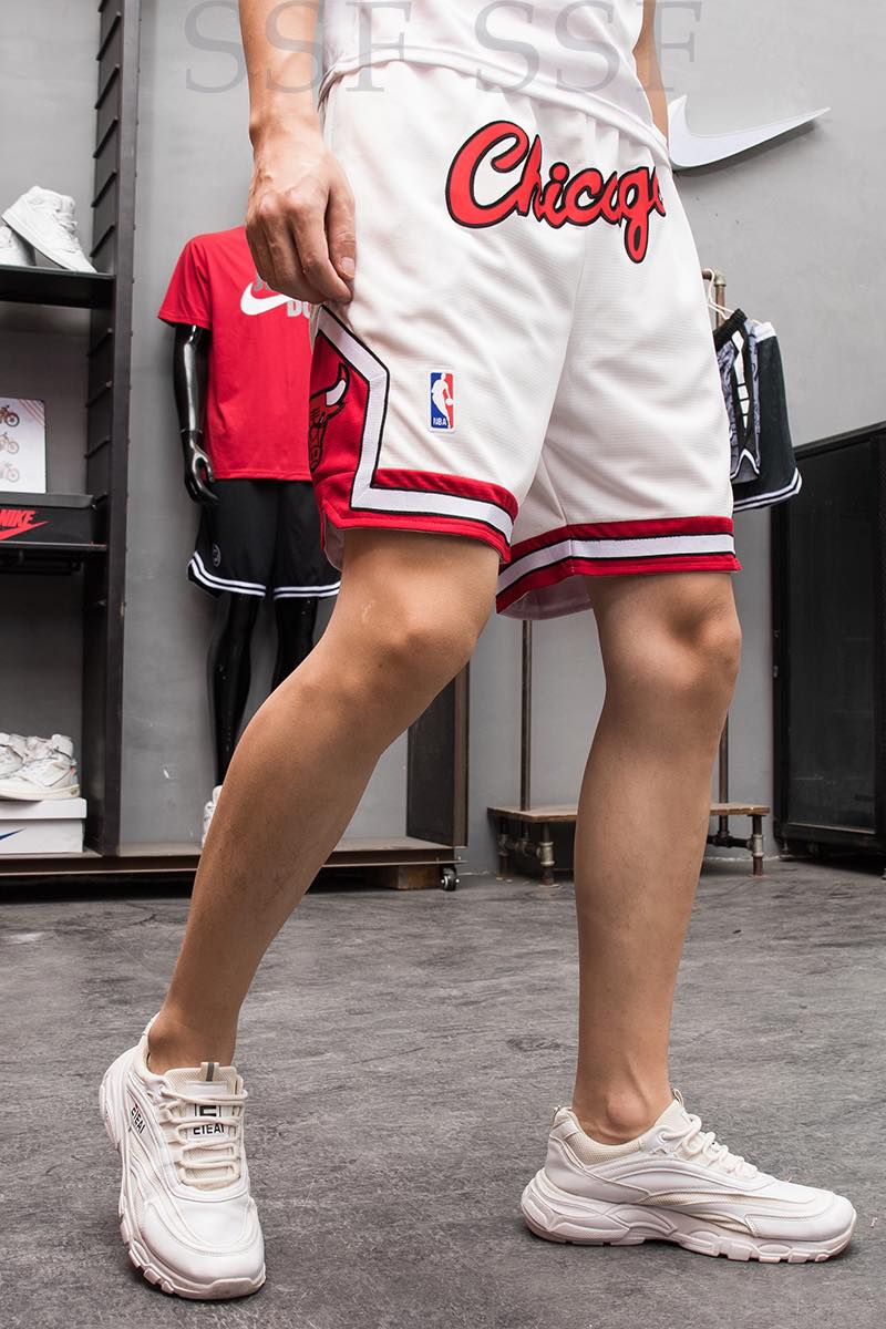 Basketball shorts outfit #michaeljordan #MitchellandNess #mitchellness #NBA  #street #basketballs #fashion #fashionista