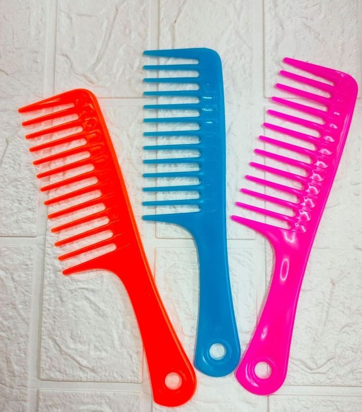 1 PIECE OF Wide Tooth Comb Detangling Hair Wide Comb Round Teeth Hair Comb  Carbon Antistatic Comb COOL HAIR ( RANDOM COLOR) | Lazada PH