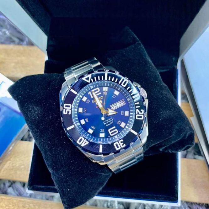 SEIKO AUTHENTIC QUALITY AUTOMATIC WATCH ( PAWNABLE ) Lazada PH