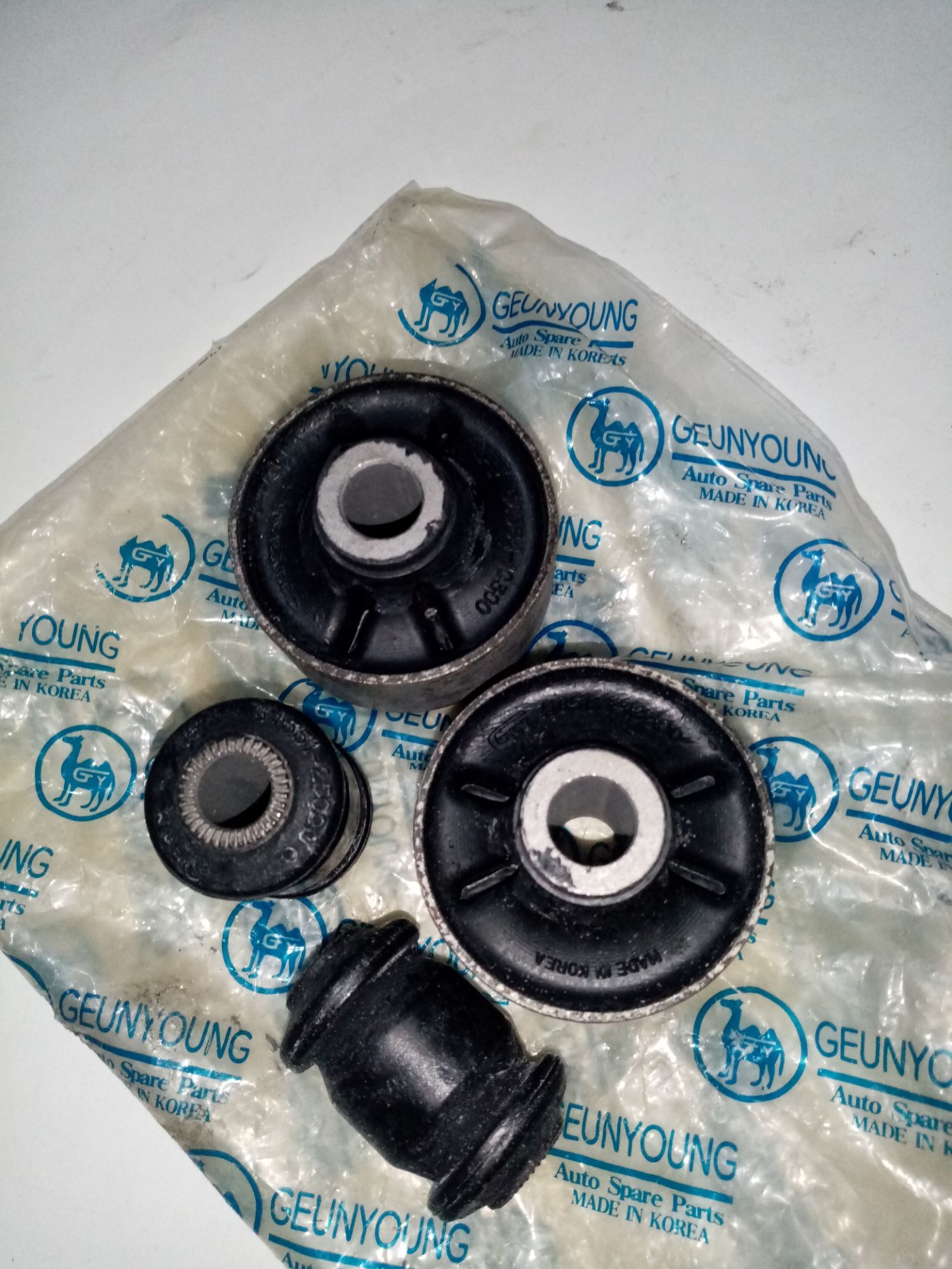 LOWER ARM SUSPENSION BUSHING BIG SMALL FOR HYUNDAI GETZ 1.1 ENGINE 2005