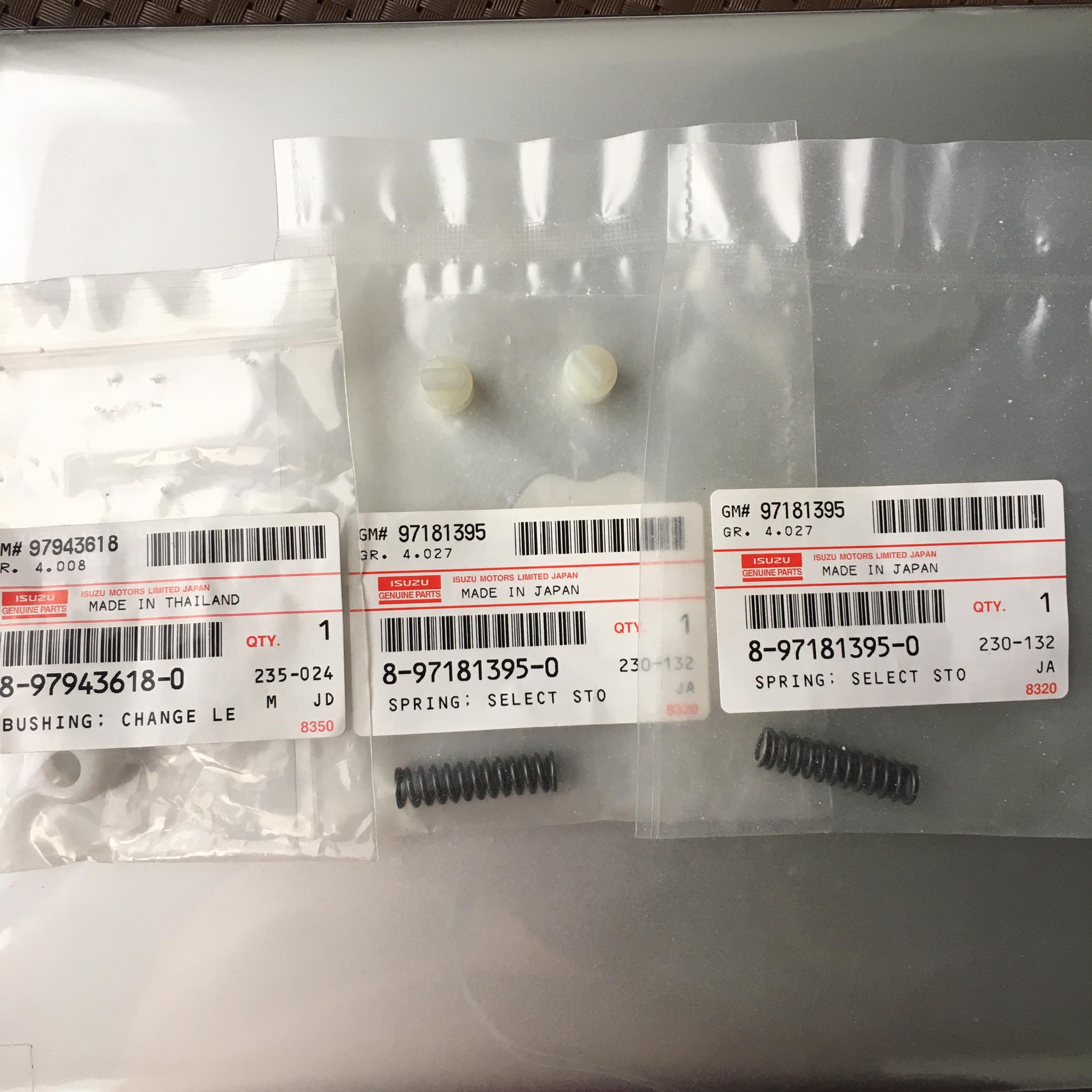 GENUINE/ORIGINAL ISUZU CROSSWIND/SPORTIVO SHIFTER BUSHING REPAIR KIT