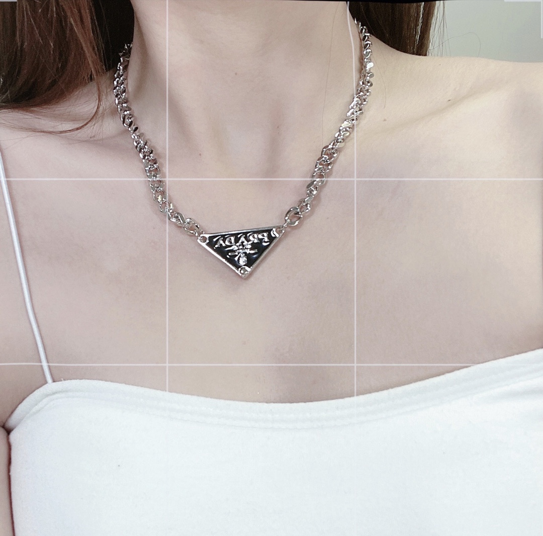 Casual Prada Necklace Chain Letter Logo Prada Titanium Steel Pendant  Elegant Men Women Jewelry 