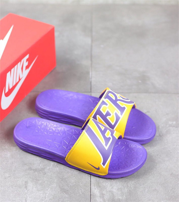 nike slippers design 