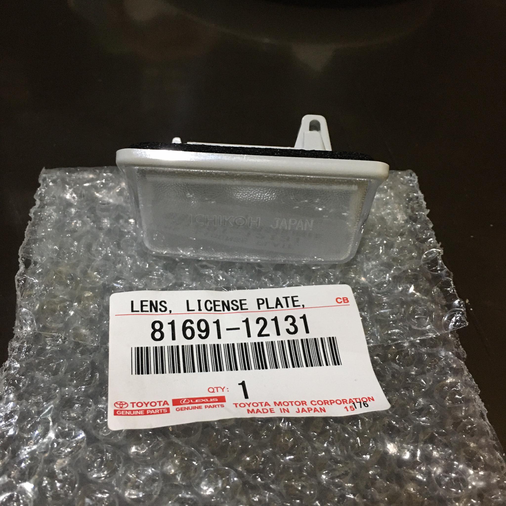 ORIGINAL TOYOTA ICHIKOH LEFT LICENSE PLATE LIGHTS LENS FOR TOYOTA