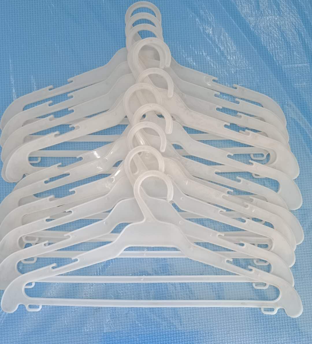 plastic hangers online