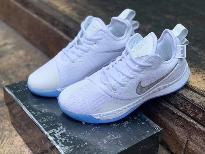 lebron witness iii basketball shoe