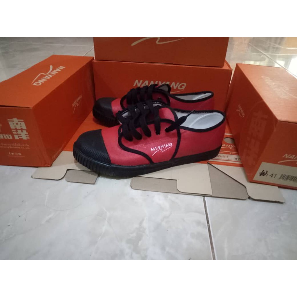 Nanyang red store shoes