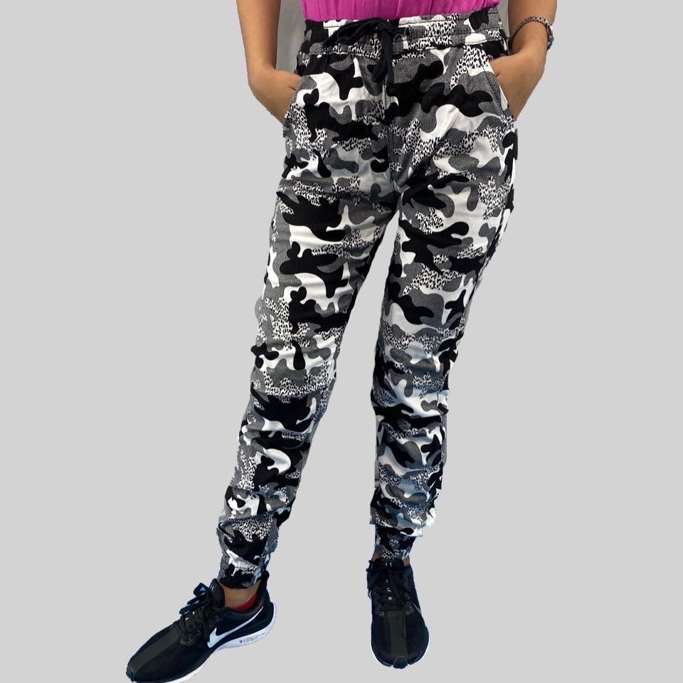 camouflage jogging pants