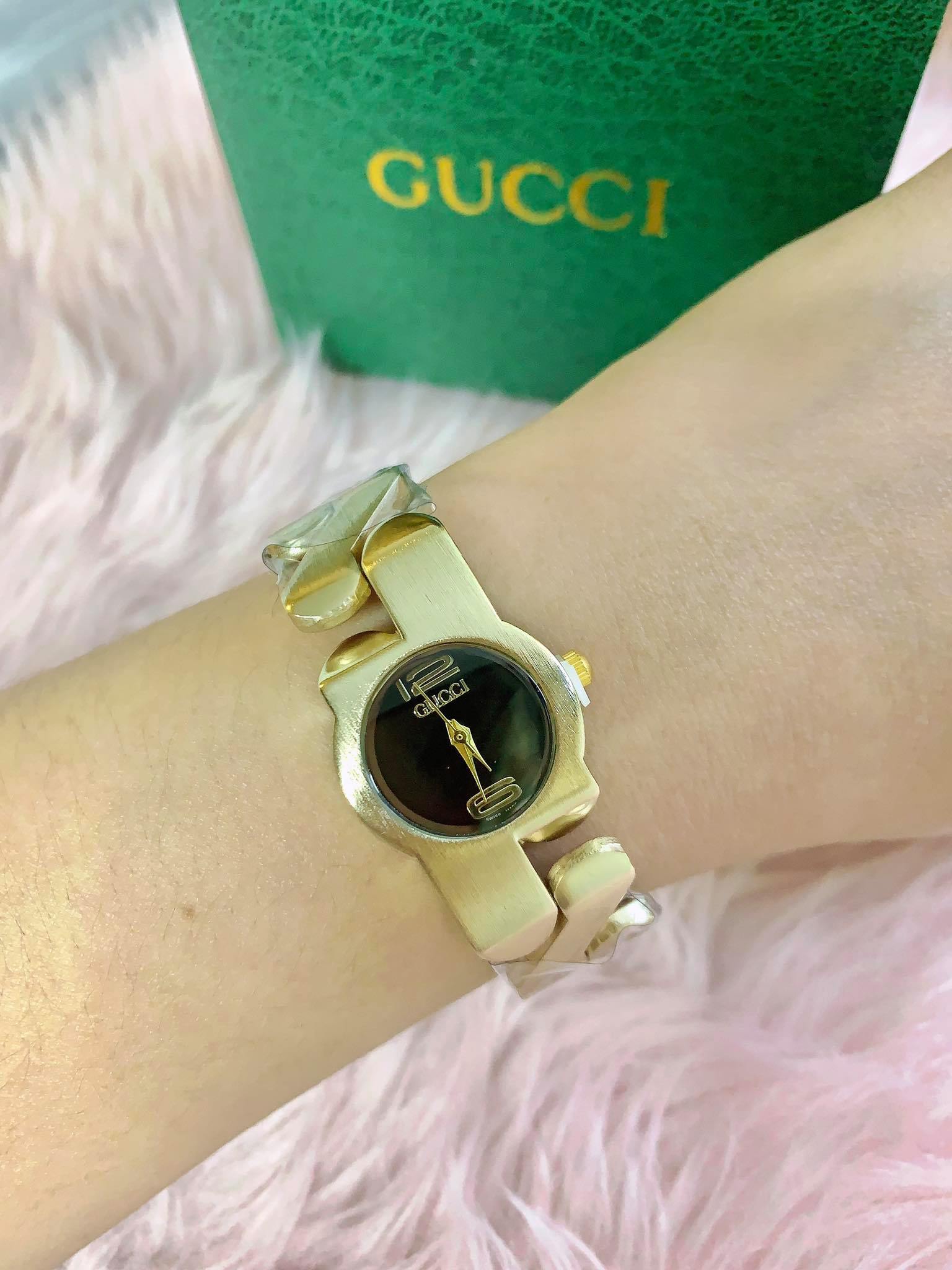 SALE! GUCCIs Zigzag Watch For Women 