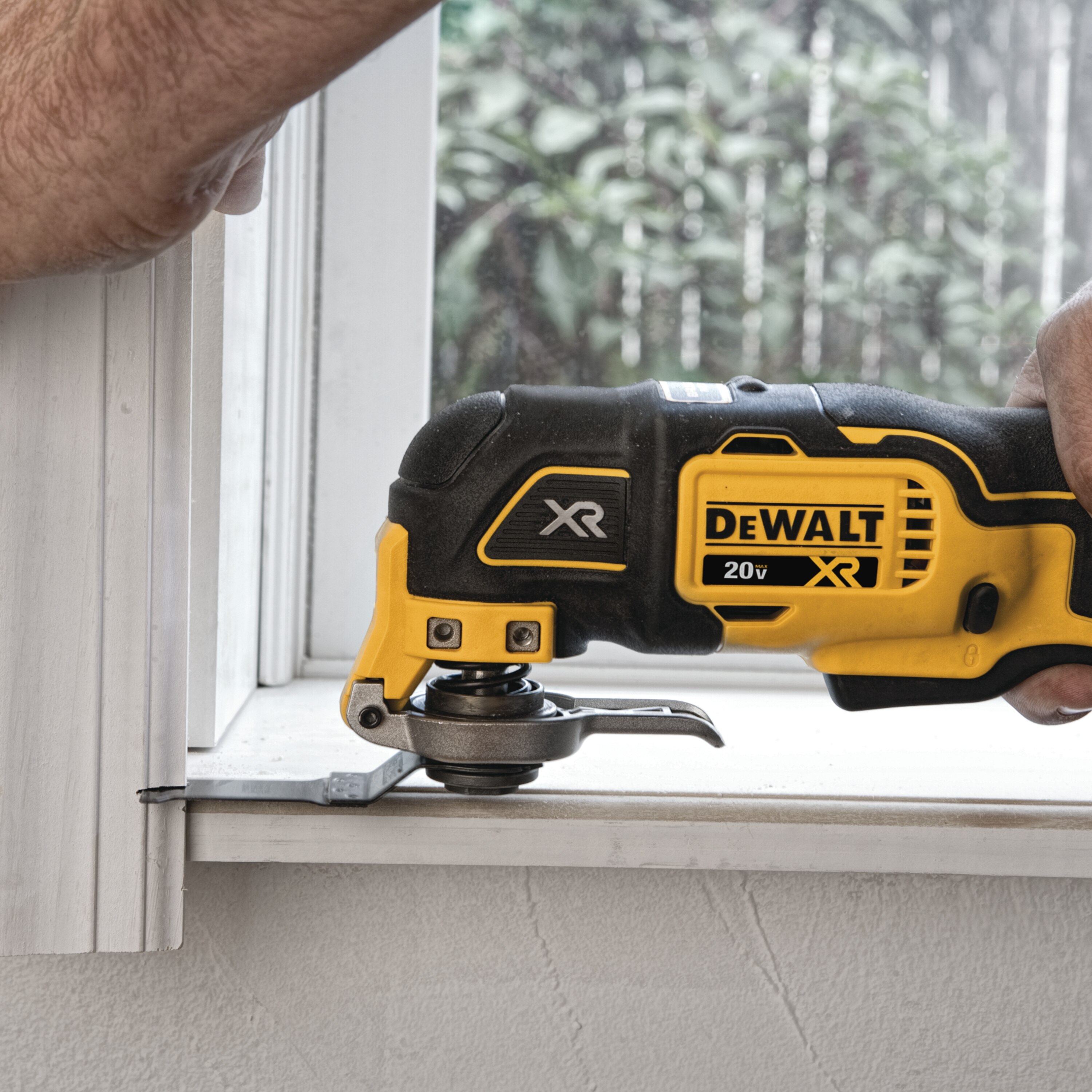 Review DeWalt DCS 356B 20V Cordless Multitool 49 OFF