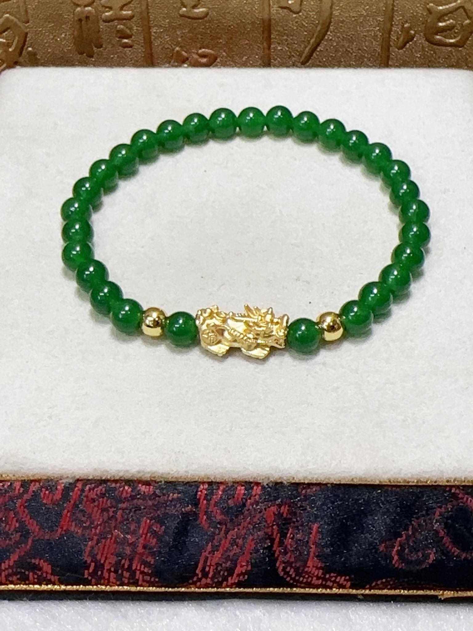 Diamond Bracelet: Buy Signature Emerald & Diamond Bracelet | Rose-hdcinema.vn
