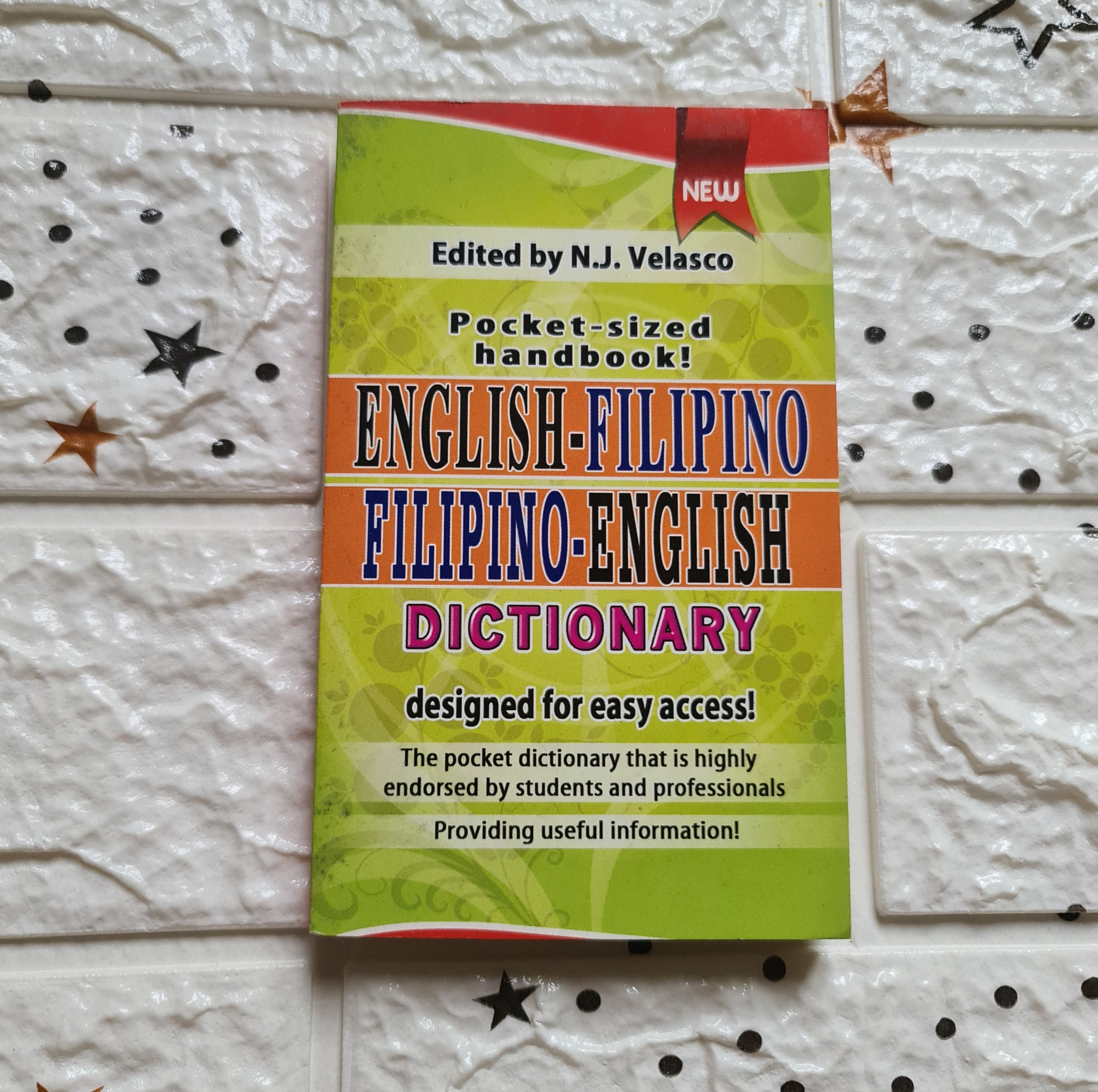 pocket sized handbook ENGLISH FILIPINO FILIPINO ENGLISH Dictionary
