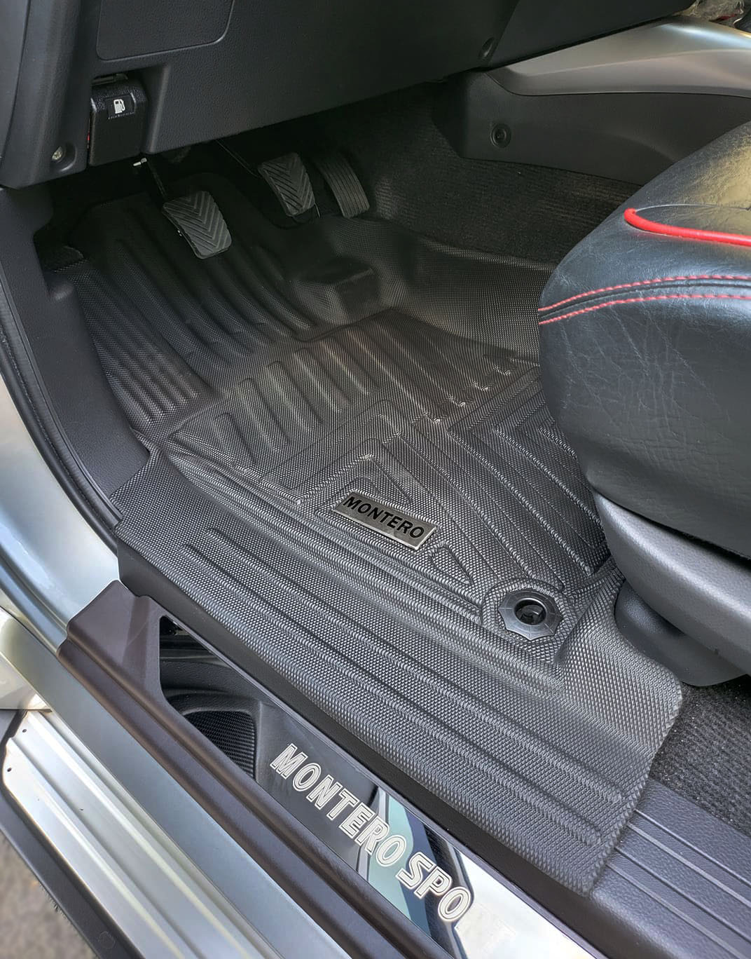 Mitsubishi Montero 2016 to 2021 3D Type Deep Dish Car Floor Matting