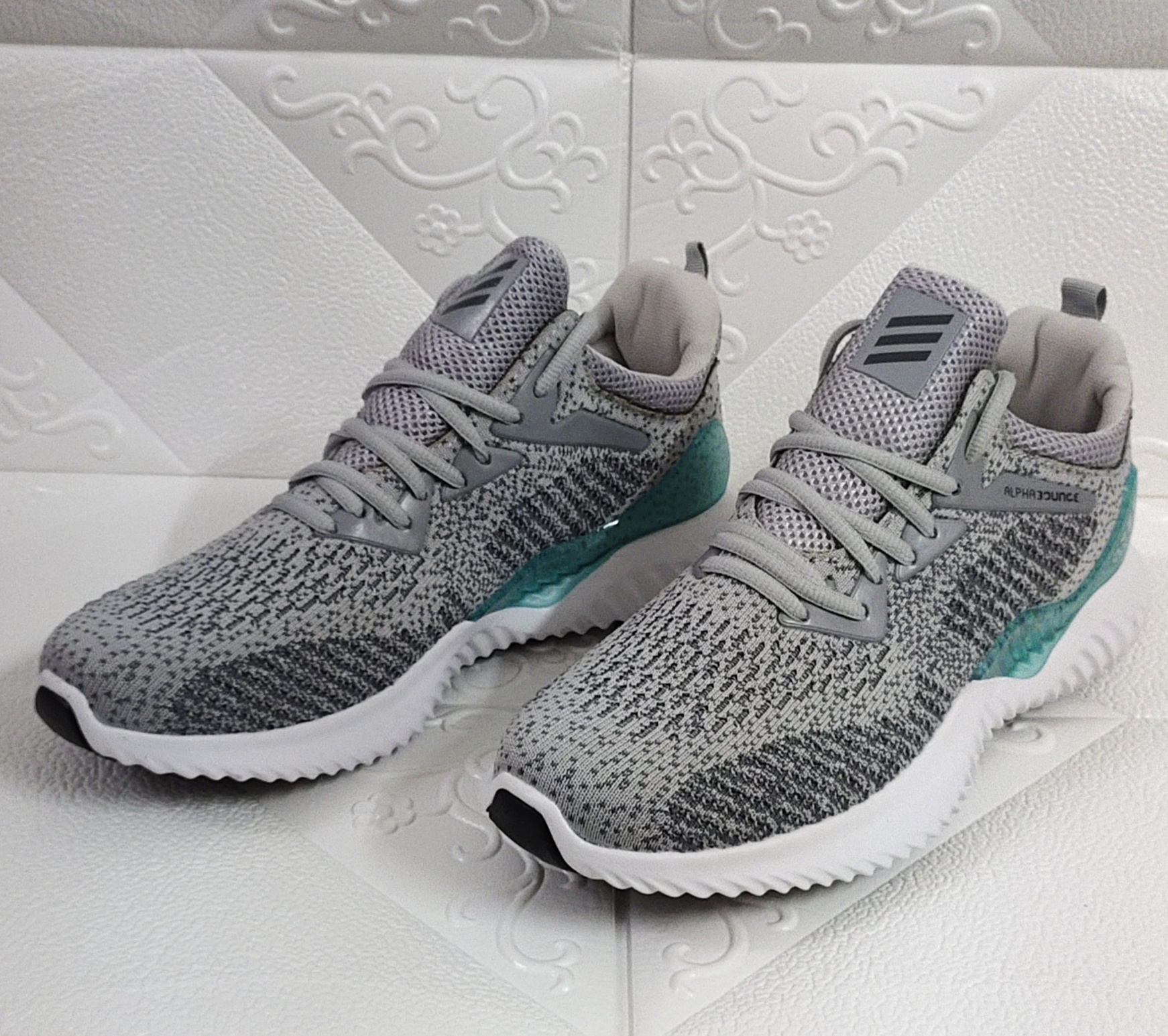 alphabounce grey white