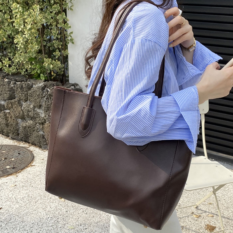 Frye olivia best sale leather tote