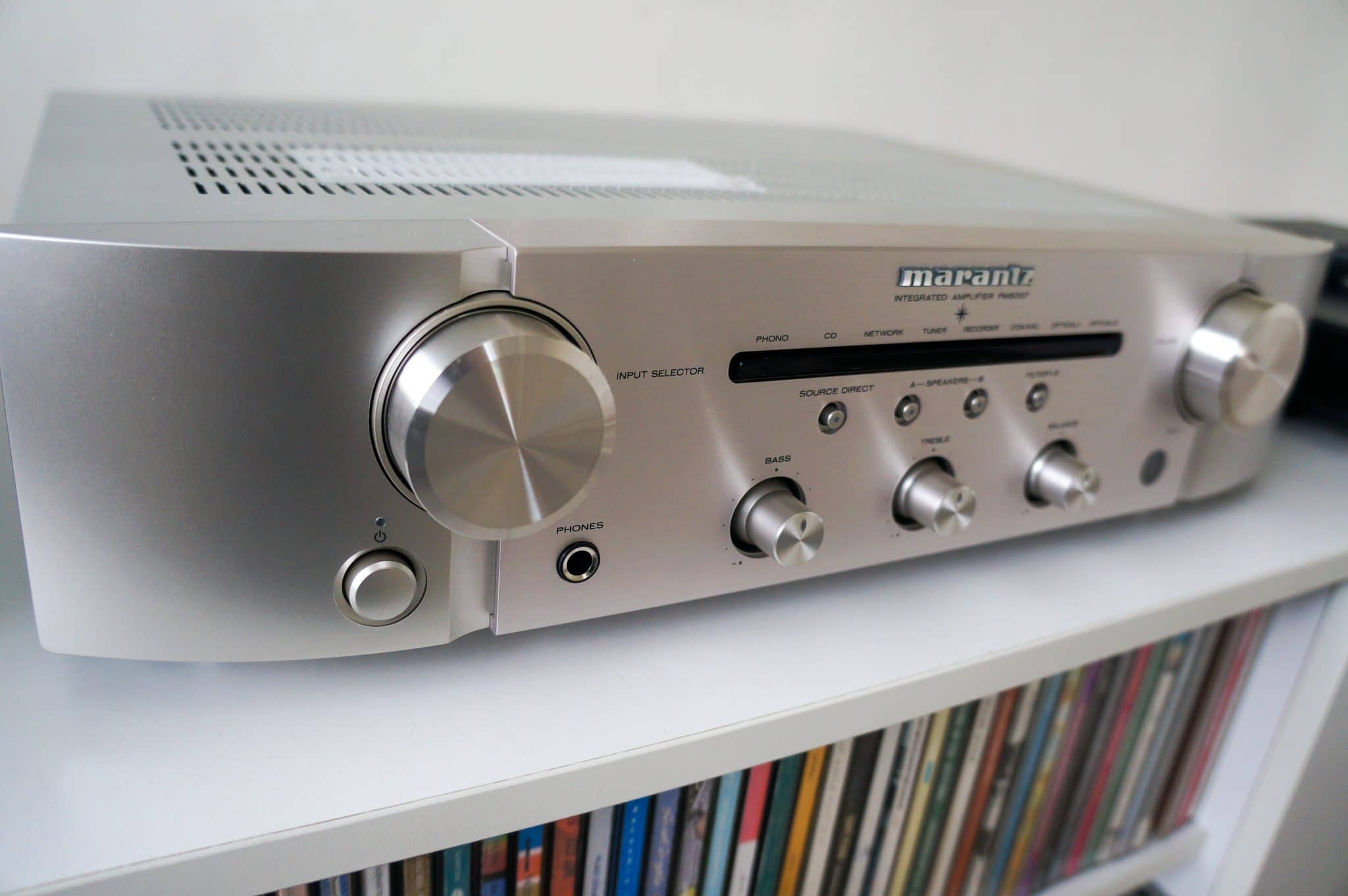 Marantz PM6007 Stereo integrated amplifier with built-in DAC (silver)