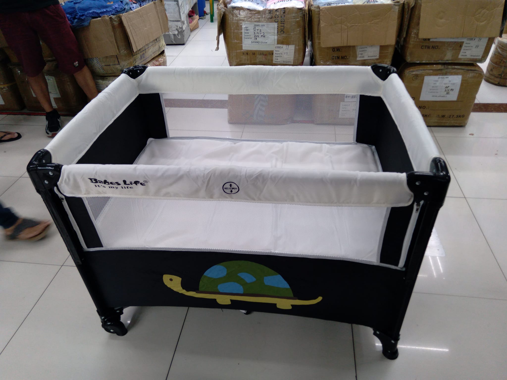 BABES LIFE PLAYPEN & CRIB PORTABLE CRIB BABY CRADLE AND PLAYPEN AND