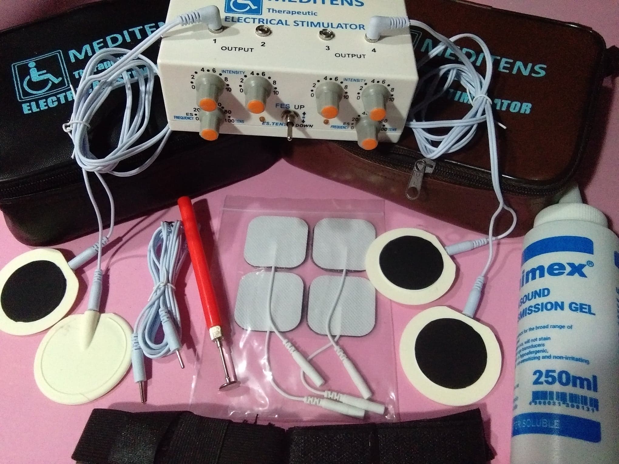 MEDITENS BlackBox TENS FES ES (3 Function) with gel. electrical
