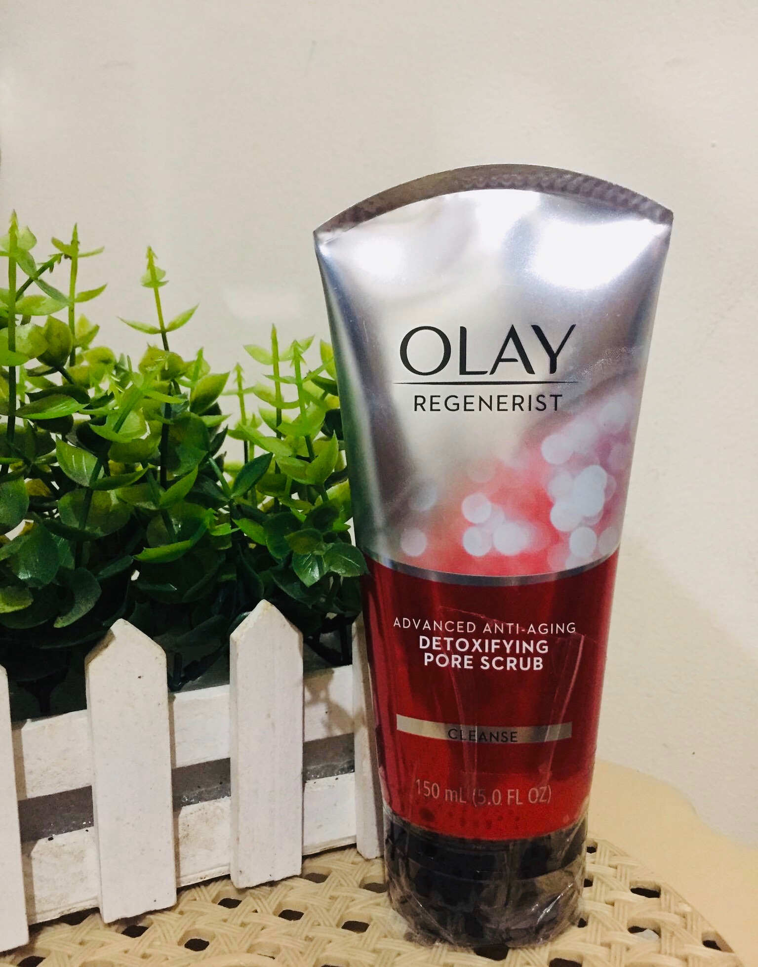 olay scrub cleanser