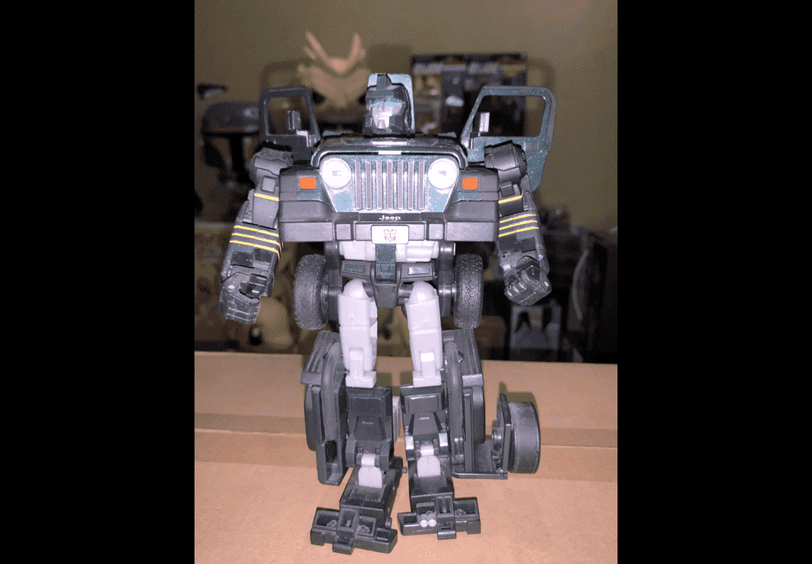 HASBRO TRANSFORMERS ALTERNATORS JEEP WRANGLER HOUND Action Figure Robot