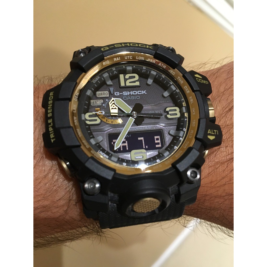 g shock gwg 1000 black gold