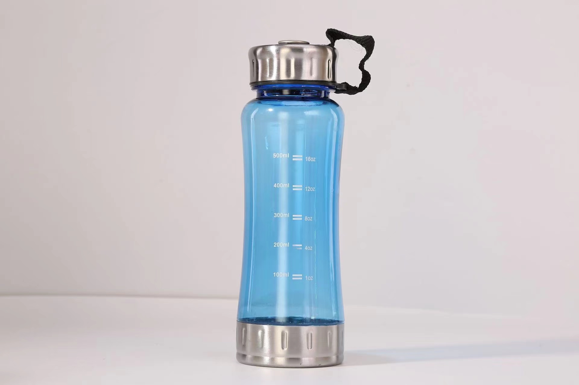 600ml Colored Plastic Tumbler Water Bottle Portable Bottle Sports blue