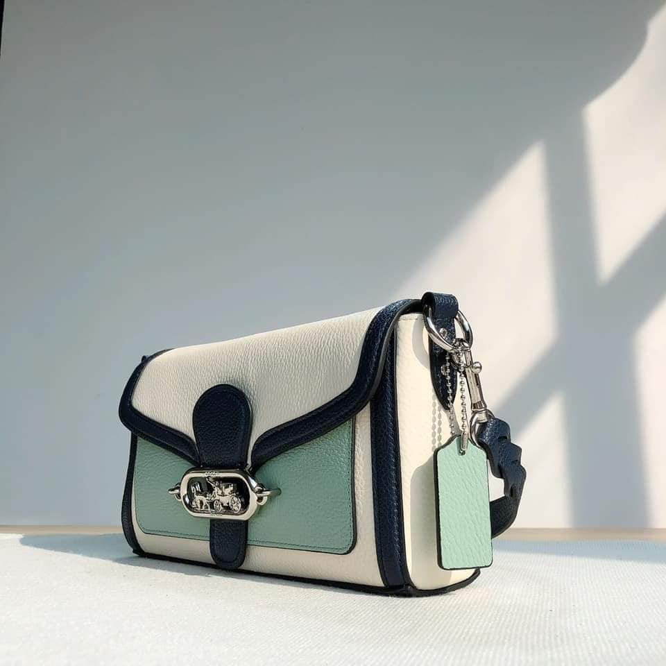 chanel black suede bolsa
