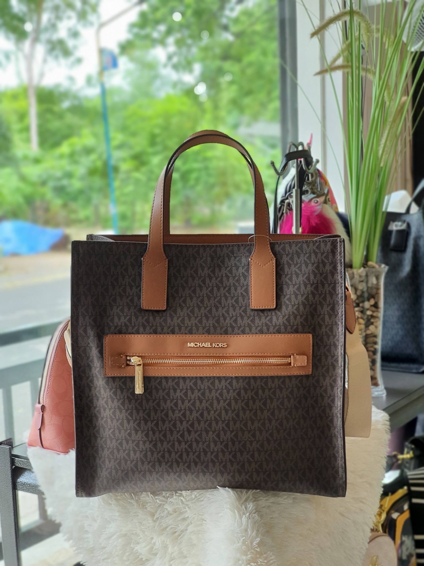 MIchael Kors Kenly Large North South Tote Bag in Brown Signature