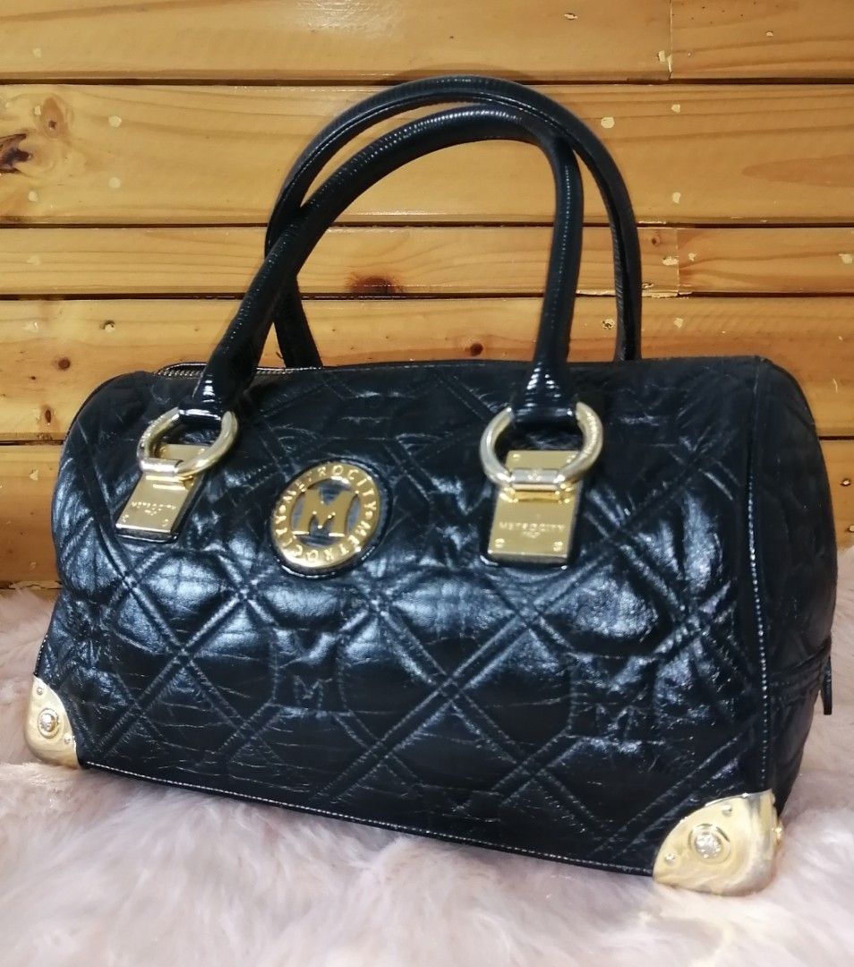 METROCITY GENUINE LEATHER BAG, Luxury, Bags & Wallets on Carousell