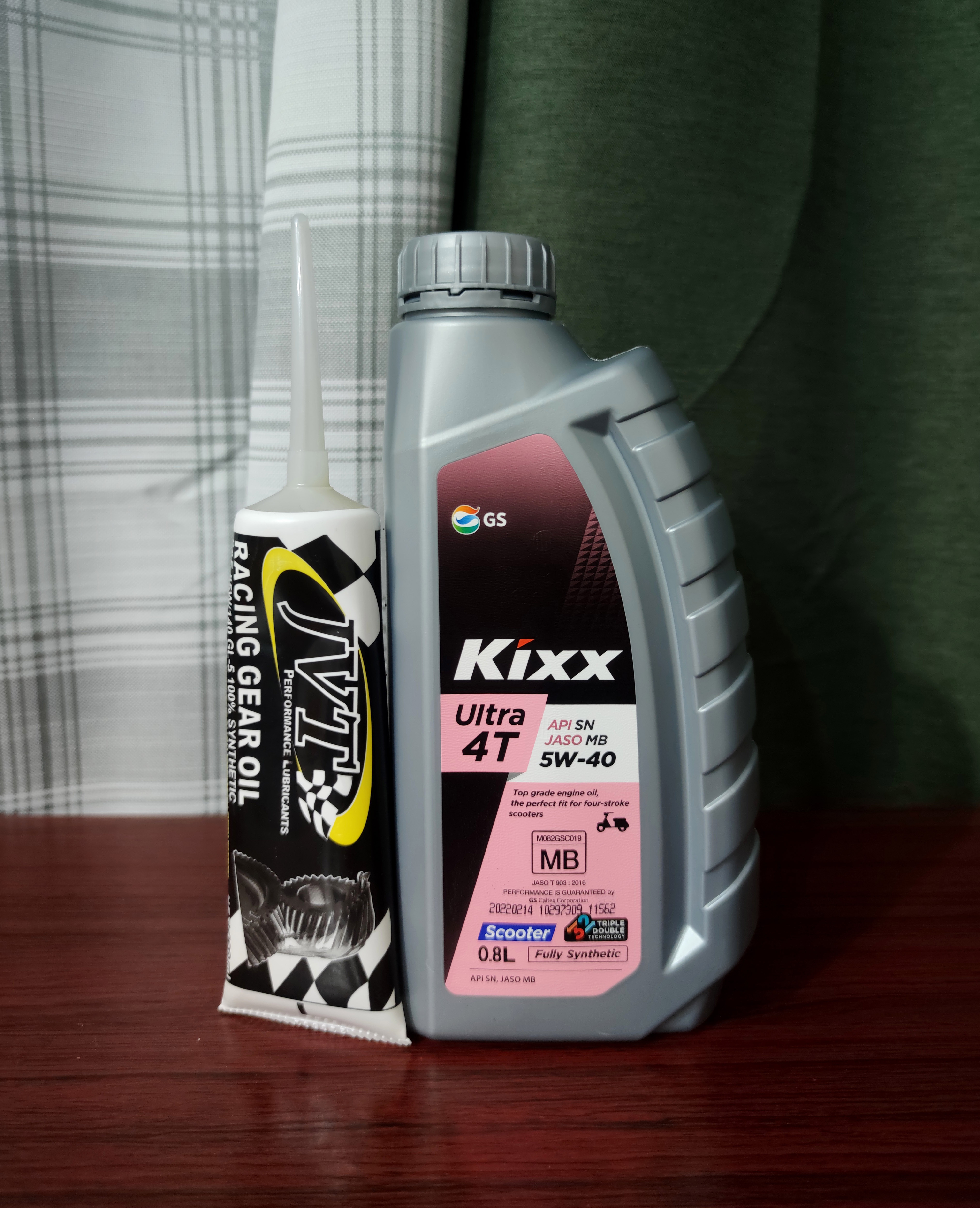 KIXX SCOOTER OIL 5W40 FULLY SYNTHETIC 800ML + JVT GEAR OIL 120ML