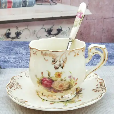 European Style Coffee Cup Set British Style Ceramic Flower Tea Afternoon Tea Cup and Saucer Wedding Gift Box Gilt-edged Cup Set with Spoon