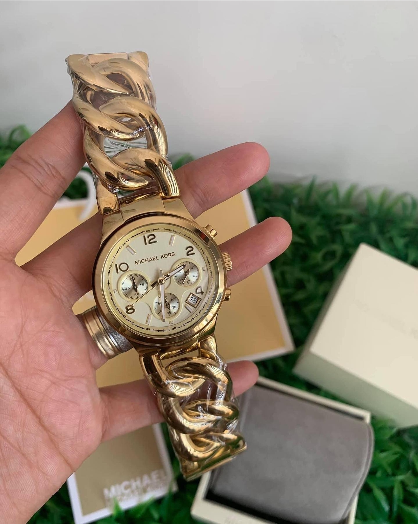 Michael Kors Women's Twisted Chain Runway Gold-Tone Watch MK3131, Women's  Fashion, Watches & Accessories, Watches on Carousell