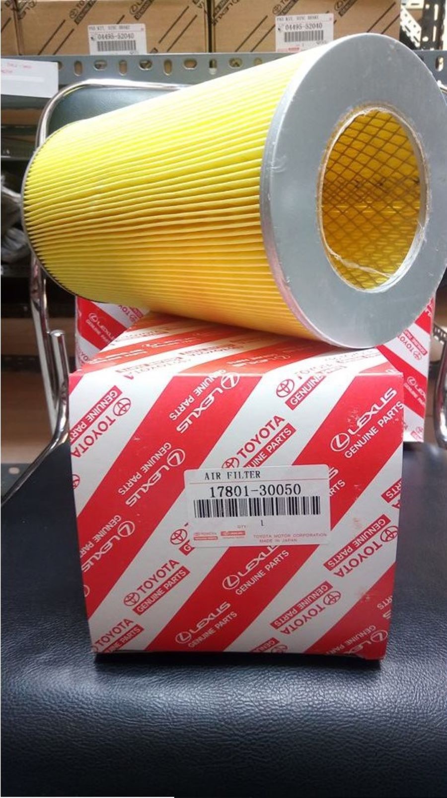 AIR FILTER 1780130050 HIACE 19892014 / HIACE COMMUTER 20042010