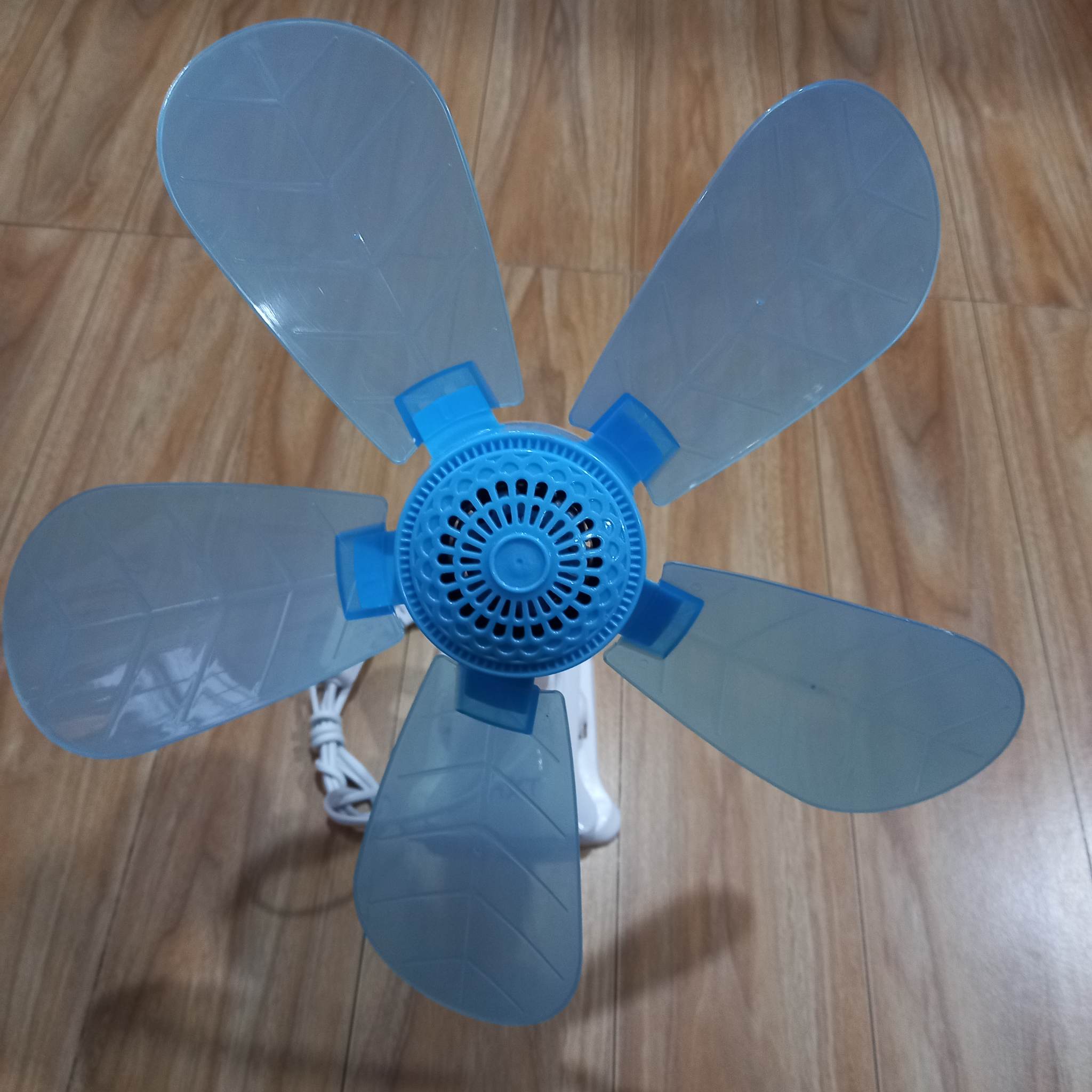 5 Blades Clip Electric Fan, Portable Clip Electric Fan 4,Clamp Fan four ...