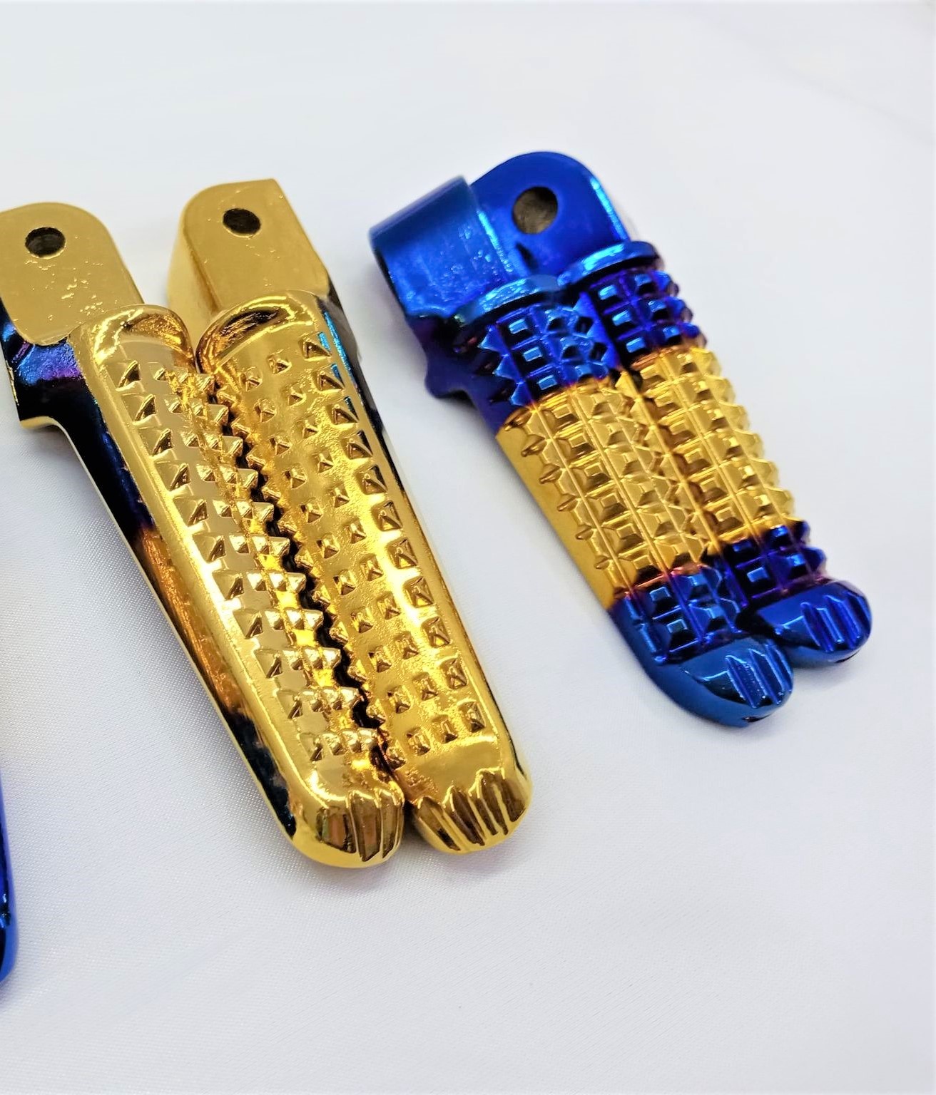 REAR FOOT REST AHIM / REAR FOOT PEGS GOLD AND TITANIUM / PASSENGER FOOT