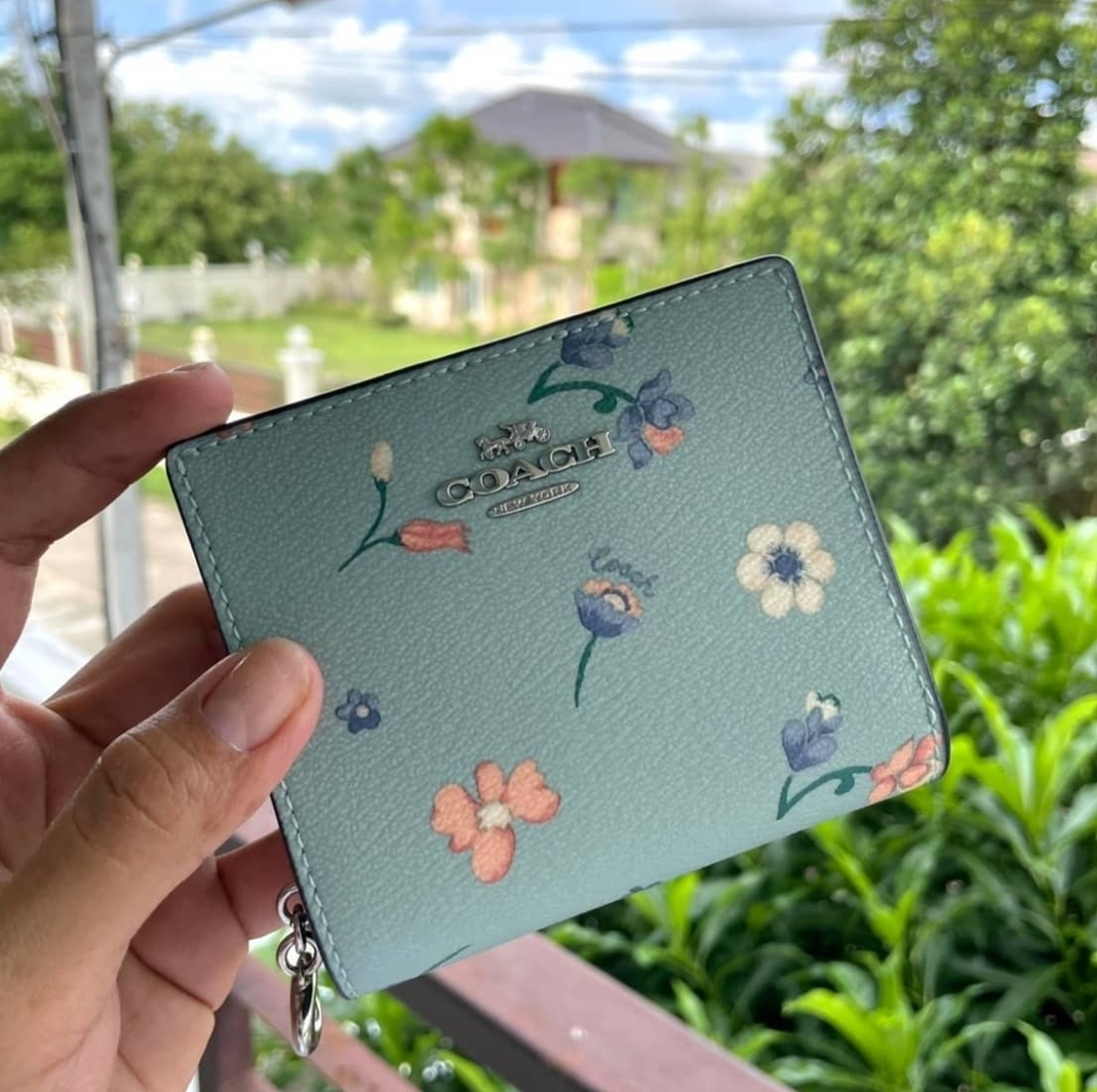 Guaranteed Authentic Coach Snap Wallet With Mystical Floral Print C8703