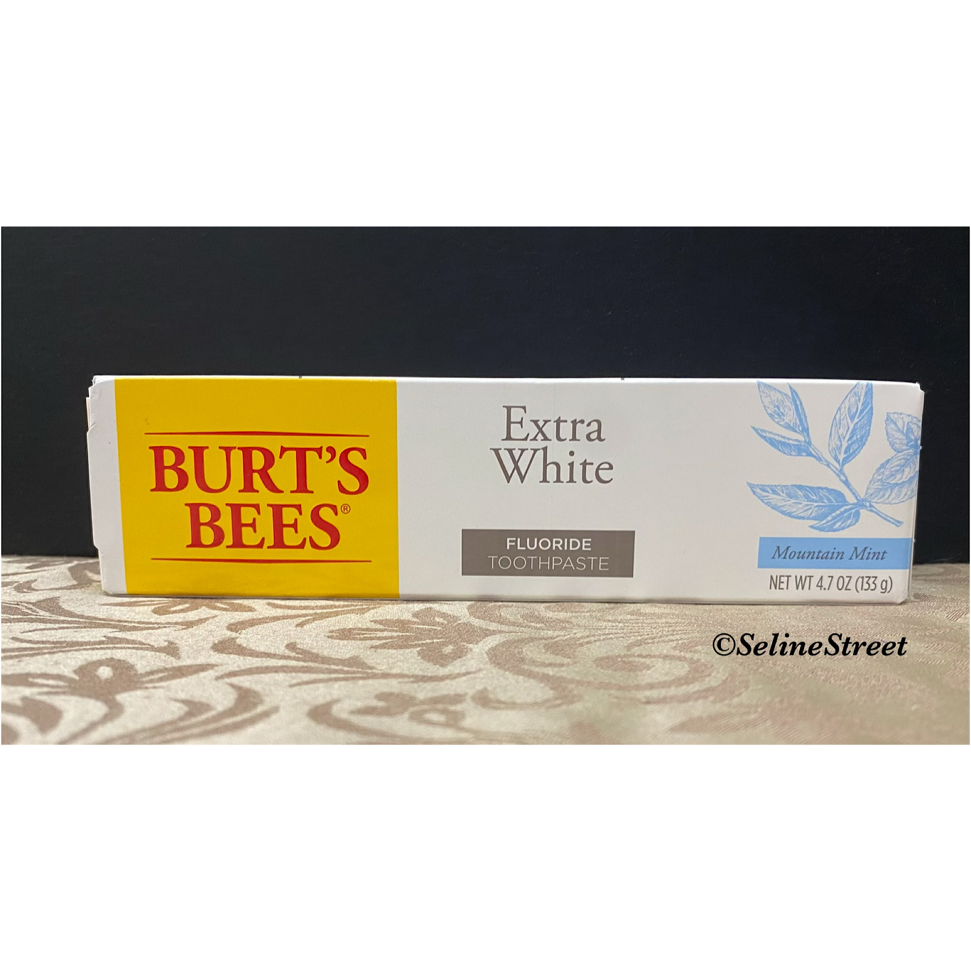 Burt’s Bees Extra White Fluoride Natural Toothpaste Mountain Mint 133g
