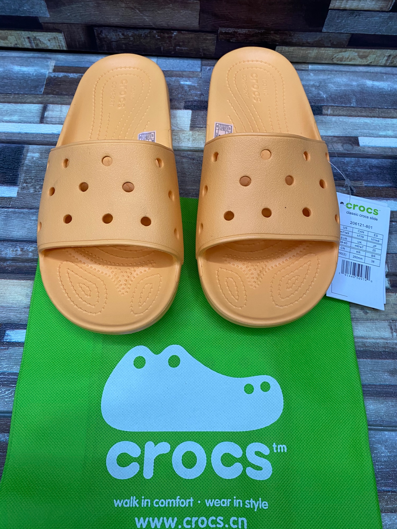 crocs iconic comfort slides