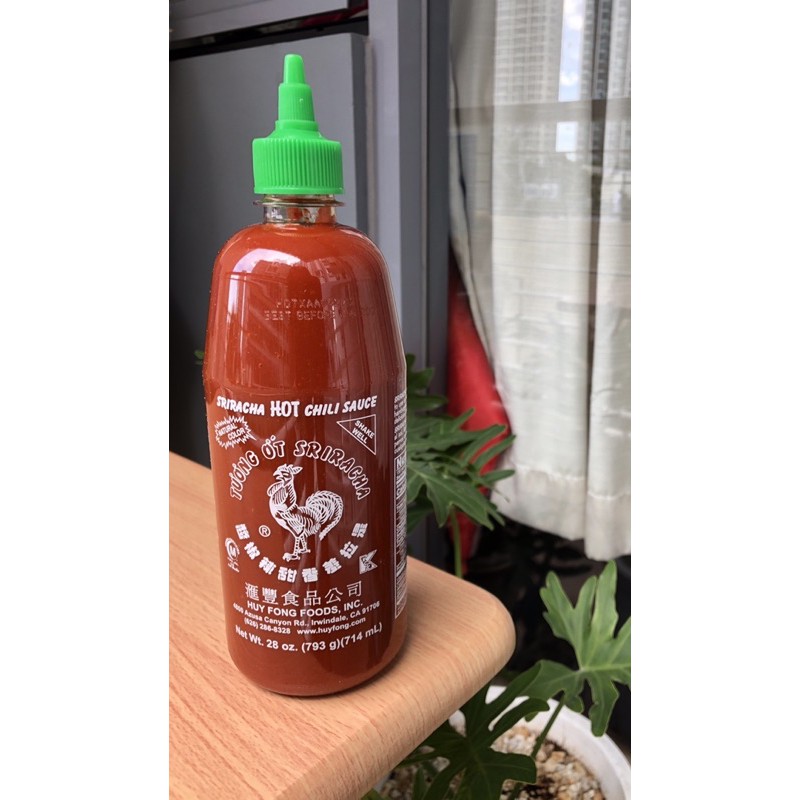 Huy Fong Sriracha Chili Sauce 28 oz Authentic Lazada PH