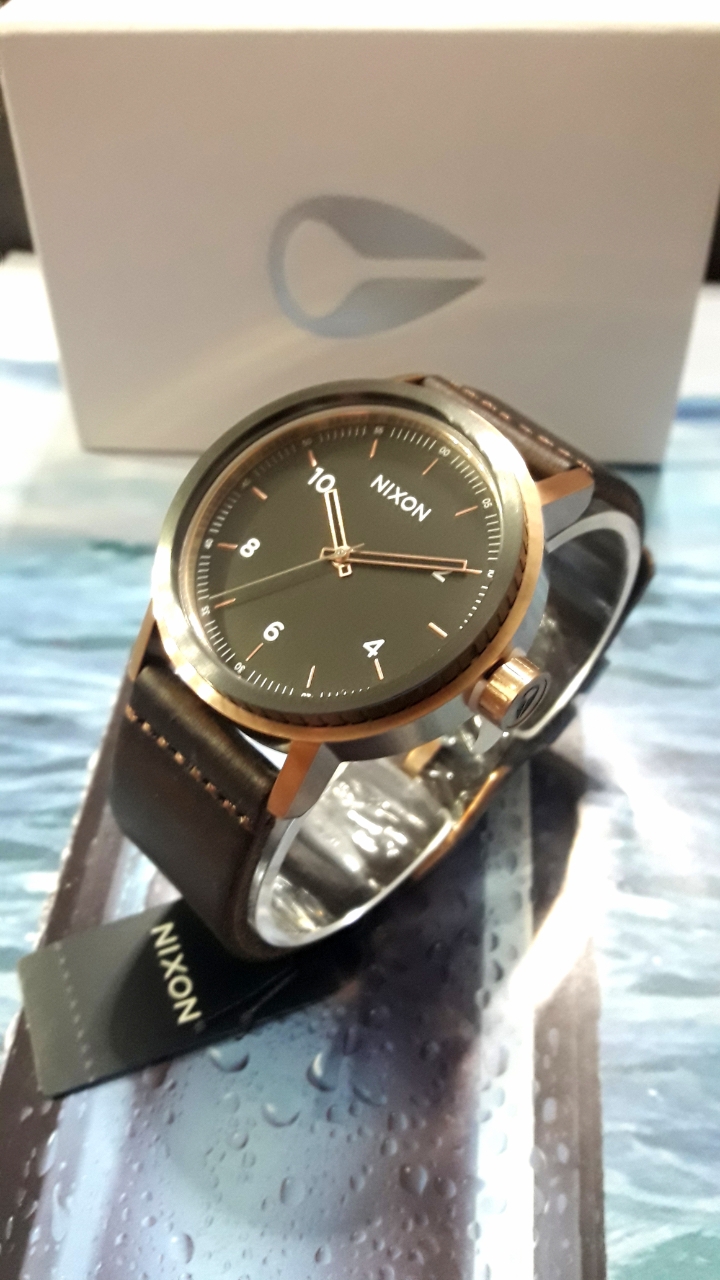 nixon stark leather