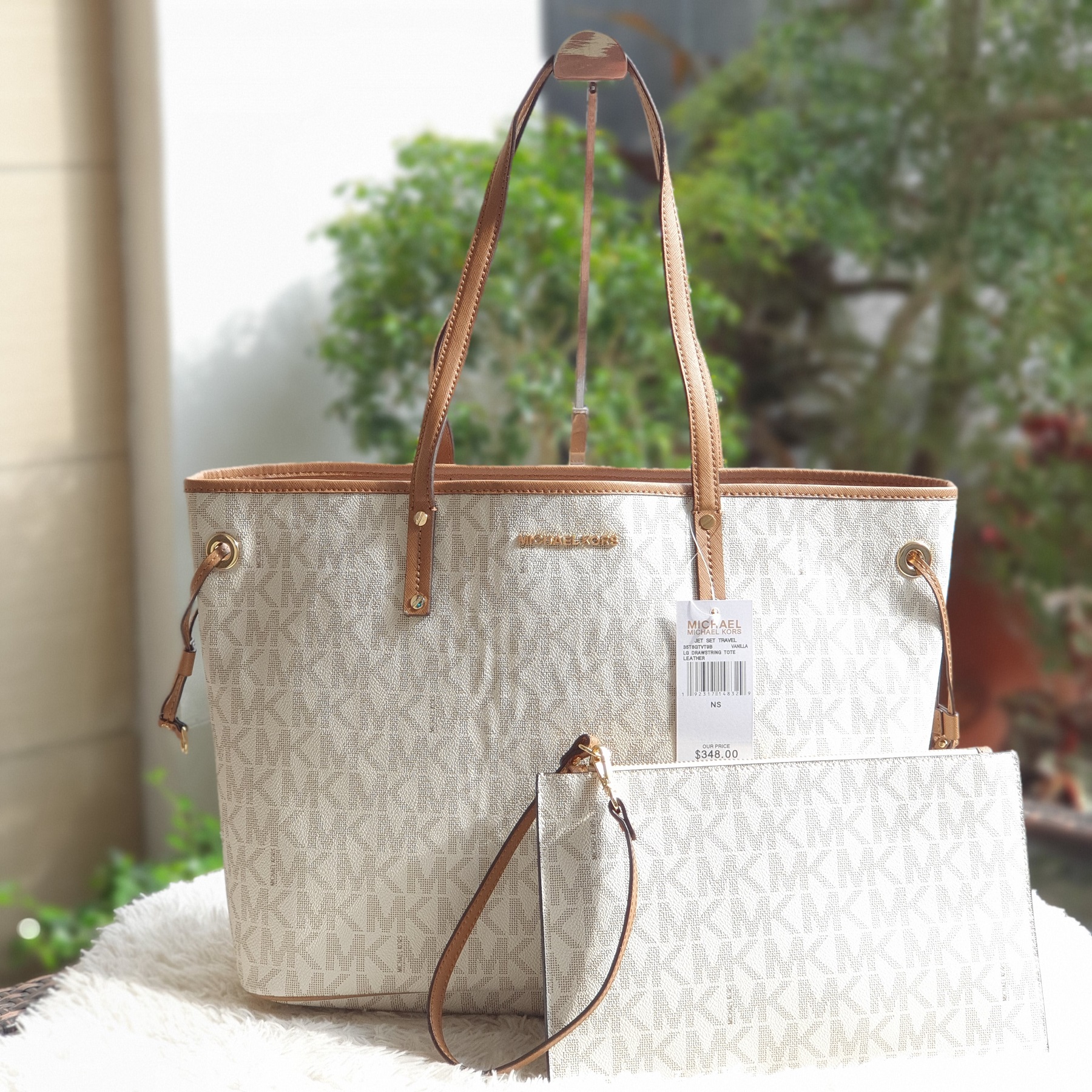 Michael Kors Tote Bag Luxury Bags  Wallets on Carousell