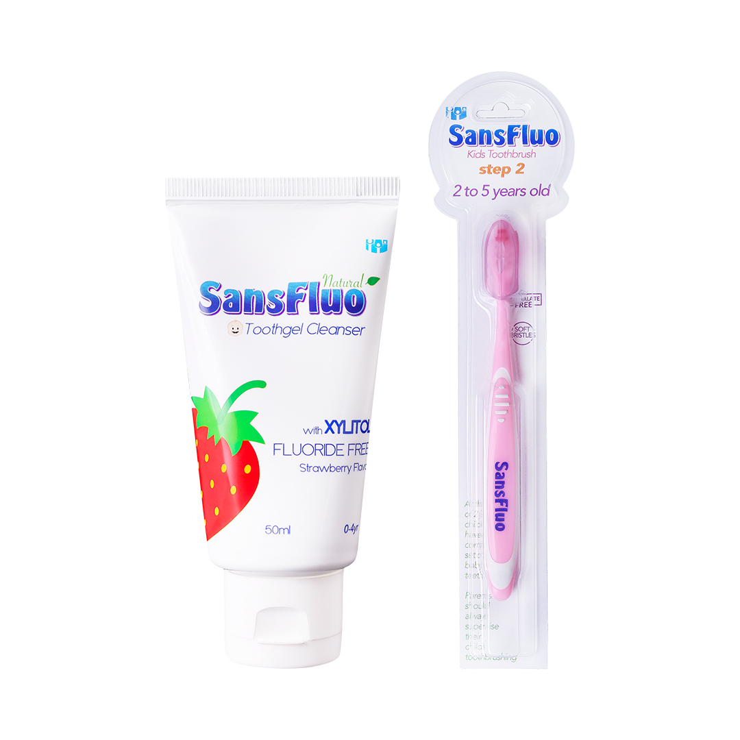 SansFluo Toothgel Cleanser Strawberry w/ Kids Toothbrush Step 2 Pink