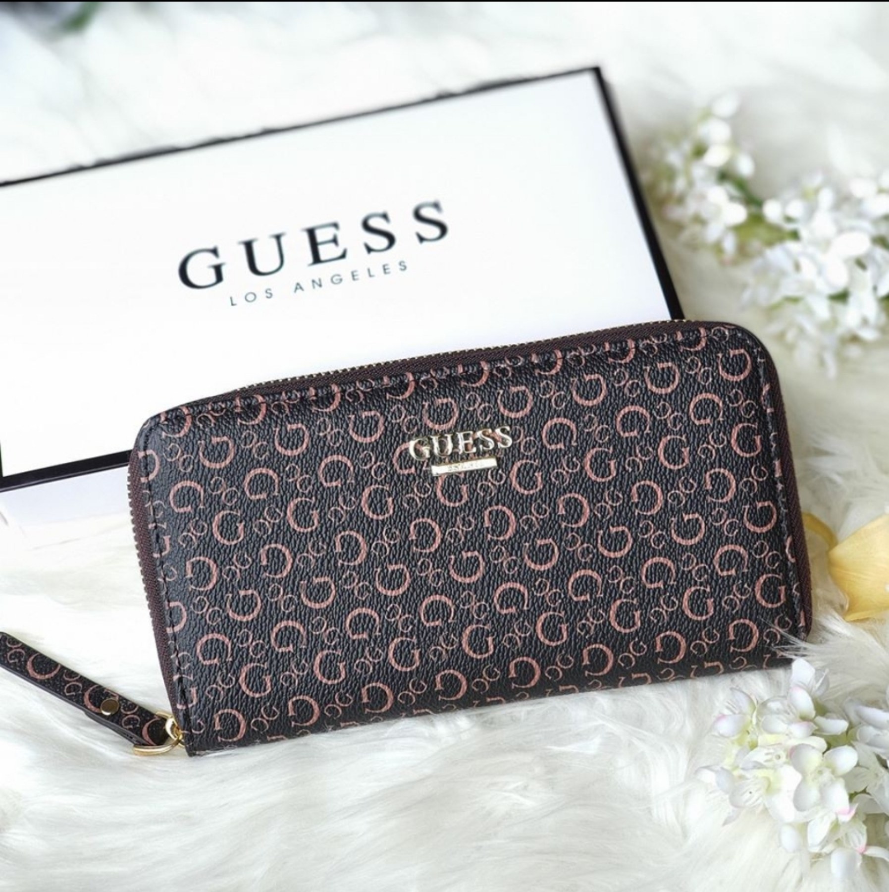 guess monogram wallet