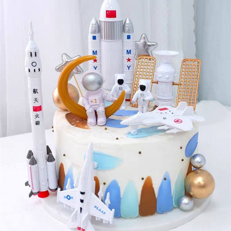 Easy Rocket Cake Tutorial - American Cake Decorating