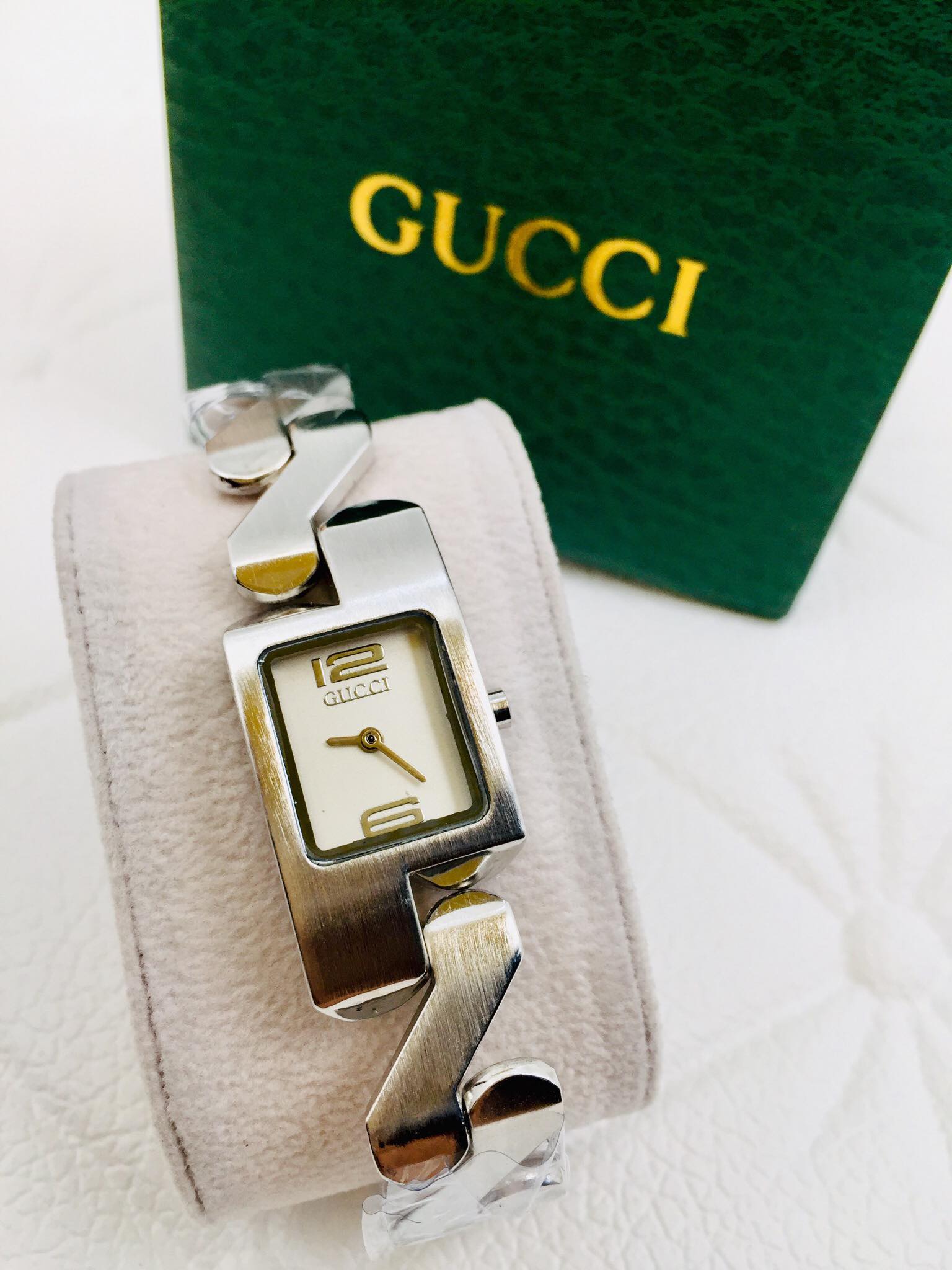 gold plated gucci zig zag watch price